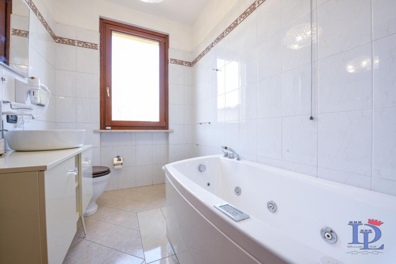 Desenzanoloft Official Partner Marriott Homes & Villas - Luxury Suite With Jacuzzi And Garden Дезенцано-дель-Гарда Екстер'єр фото