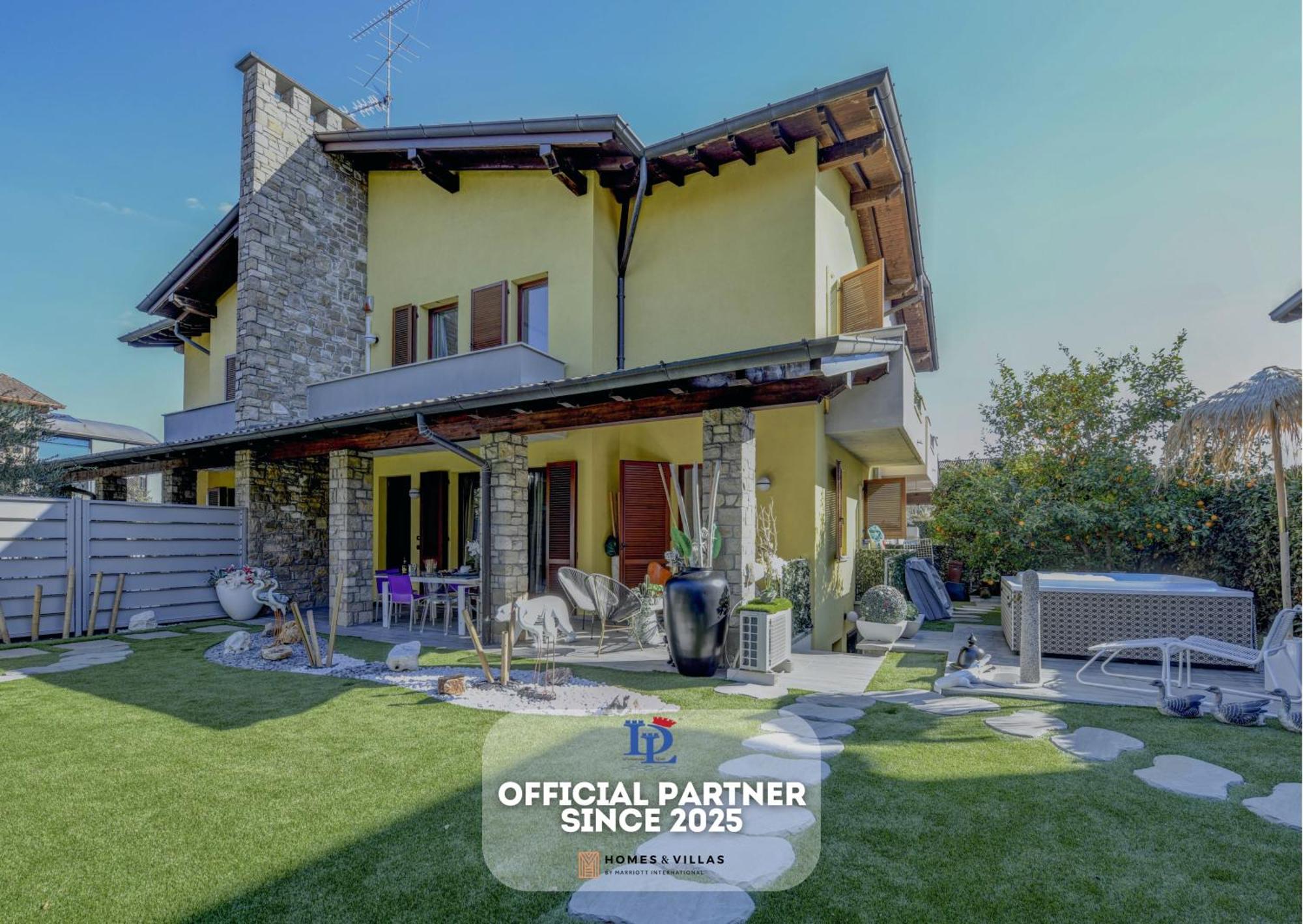 Desenzanoloft Official Partner Marriott Homes & Villas - Luxury Suite With Jacuzzi And Garden Дезенцано-дель-Гарда Екстер'єр фото